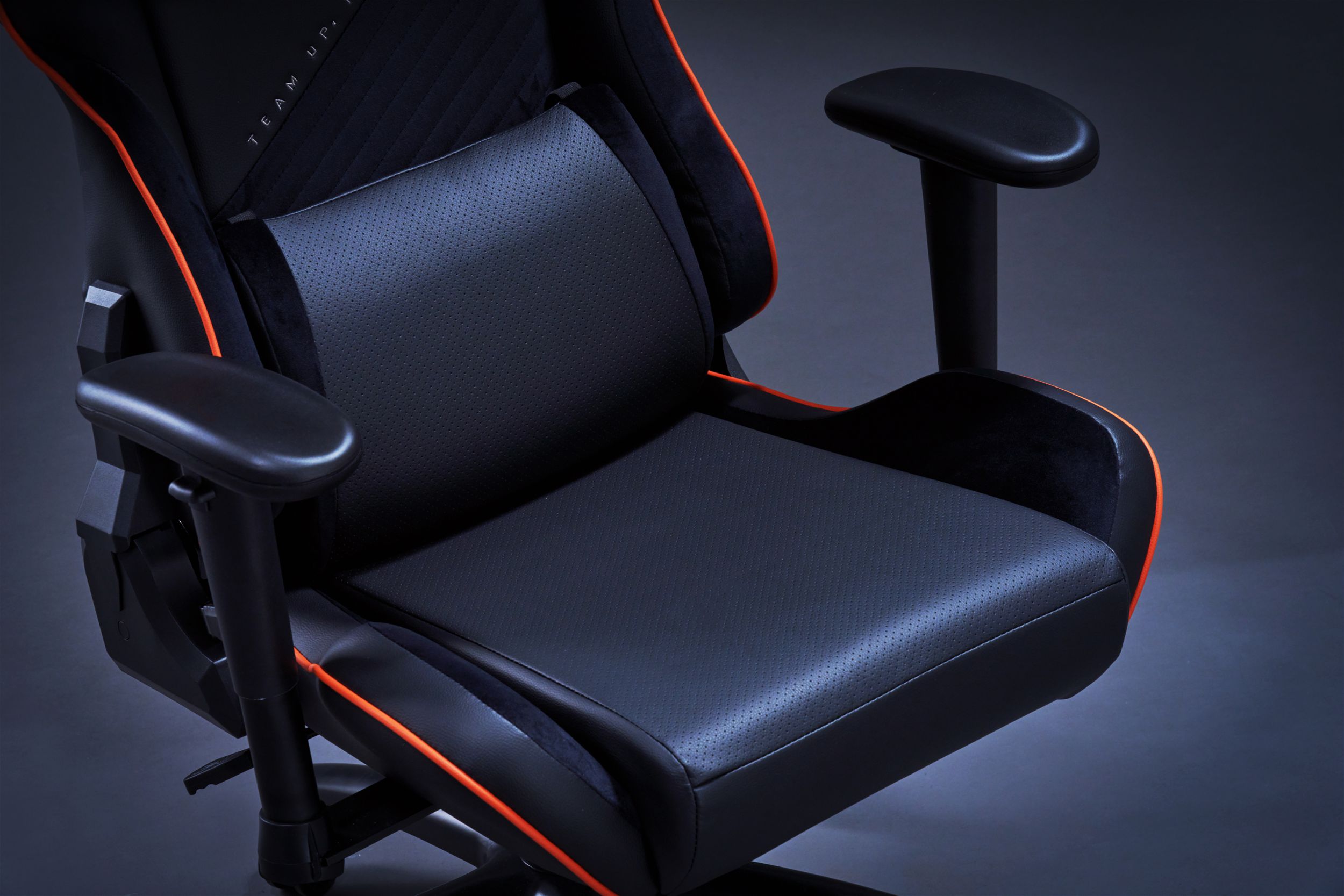 GIGABYTE Launches the New Gaming Chair AORUS AGC310 AORUS